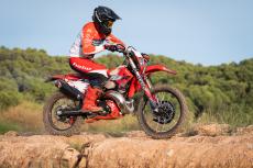 23-RIEJU-27-MR-HARD-06504-6a9ed4643b1ce.jpg