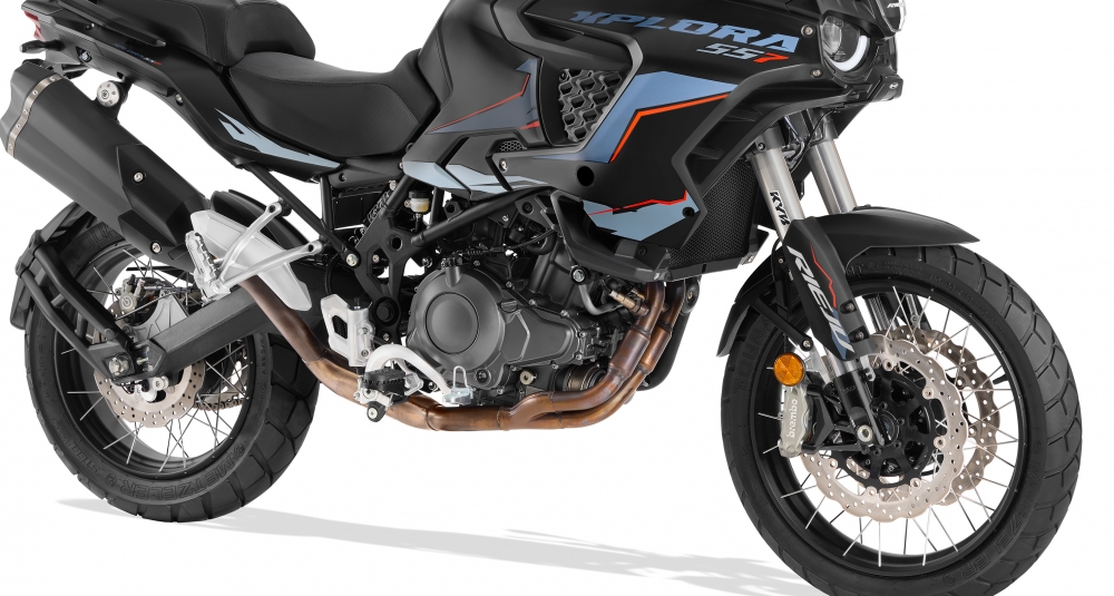 True crossover with spoked 19” and 17” wheels