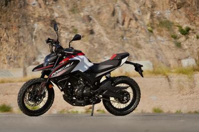 RIEJU PRESENTA LA NUEVA NKX 125: ACTITUD NAKED CON ALMA OFFROAD