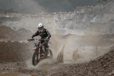ALFREDO GÓMEZ TERMINA OCTAVO EN RED BULL ERZBERGRODEO