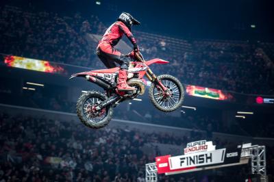 GP DE HUNGRÍA DE SUPERENDURO ACCIDENTADO PARA EL RIEJU FACTORY TEAM