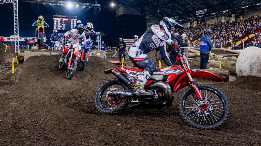 DOMINIK OLSZOWY OVERCOMES A DEMANDING UK GP, SCORING VALUABLE SUPERENDURO WORLD CHAMPIONSHIP POINTS