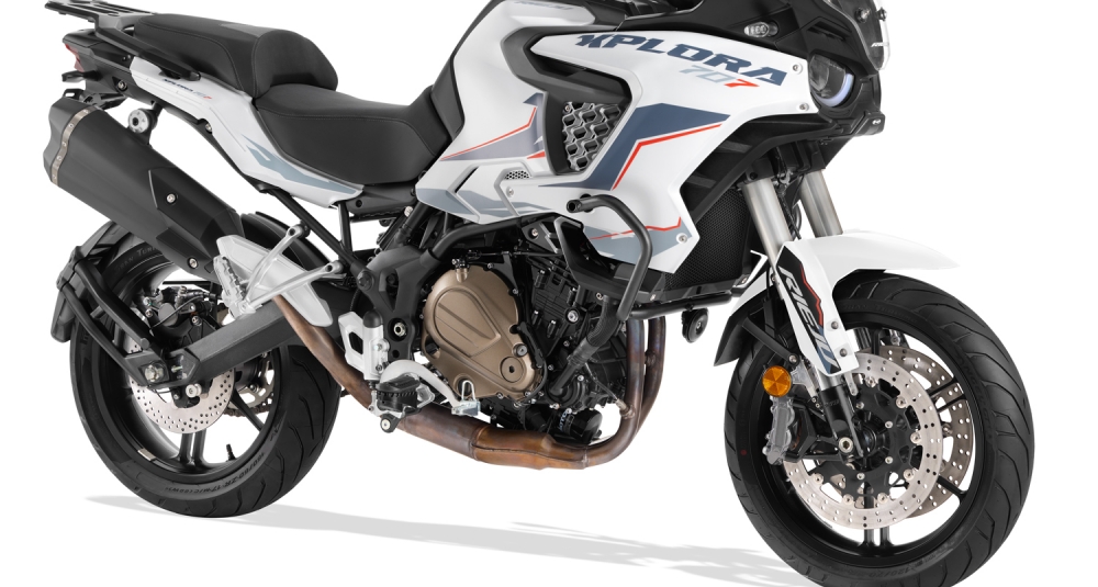 17” and 17-inch cast wheels