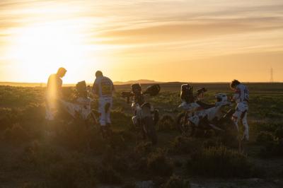 ¡TODO A PUNTO EN EL RIEJU PEDREGÀ TEAM PARA EL INICIO DEL DAKAR 2025!