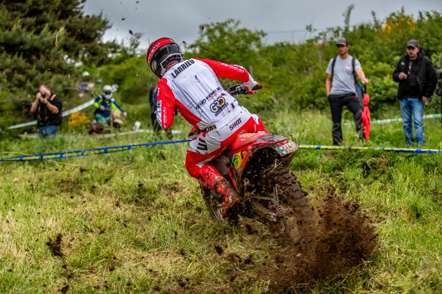 EL RIEJU FACTORY TEAM SE DISTINGUE EN LA GRAN FIESTA DEL ENDURO DE TRÈFLE LOZÉRIEN EN FRANCIA