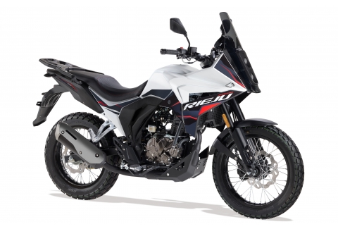AV125_w.jpg