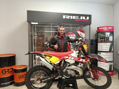 LOÏC LARRIEU, EXCAMPEÓN DEL MUNDO DE ENDURO, FICHA POR RIEJU PARA LA TEMPORADA 2024
