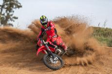 RIEJU-27-MR-RACING-7723-6a9ed4ffb6f89.jpg