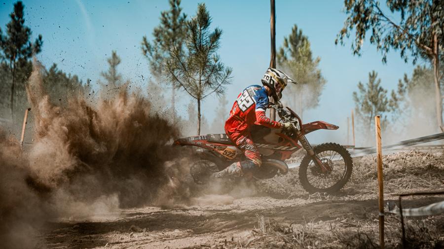 The Rieju Factory Team, with Gutish and Rowett, lead the EnduroGP Women’s World Championship.